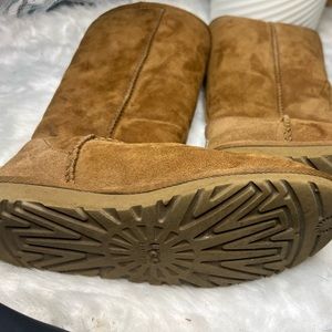 Chestnut ugg boots size 6 women